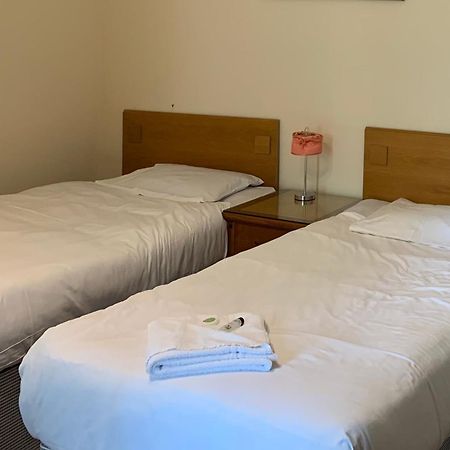 斯特林山林小屋酒店 伊斯特布恩 外观 照片